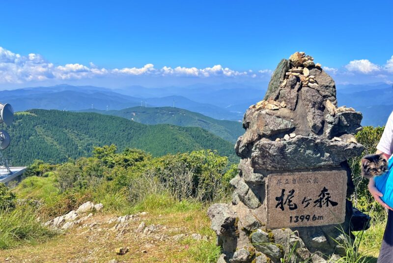 梶ヶ森の山頂にペットと一緒に涼みに行ってみました
