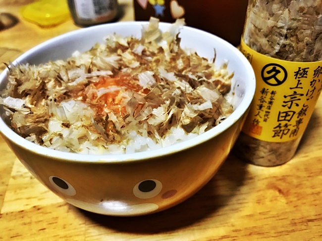 かつお節は猫の大好物なんですよ！狙われますよ(￣▽￣) 宗田節 卵かけご飯専用
