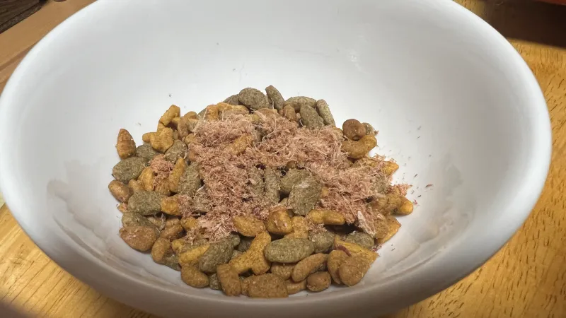 鹿肉パウダーは栄養素が豊富 ペット用 猫のトラちゃんは食べてくれるのか!?