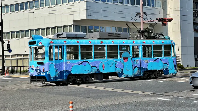ポケモン ヌオー のマンホール ゆとりすとパークにあった お街では路面電車も走ってる！