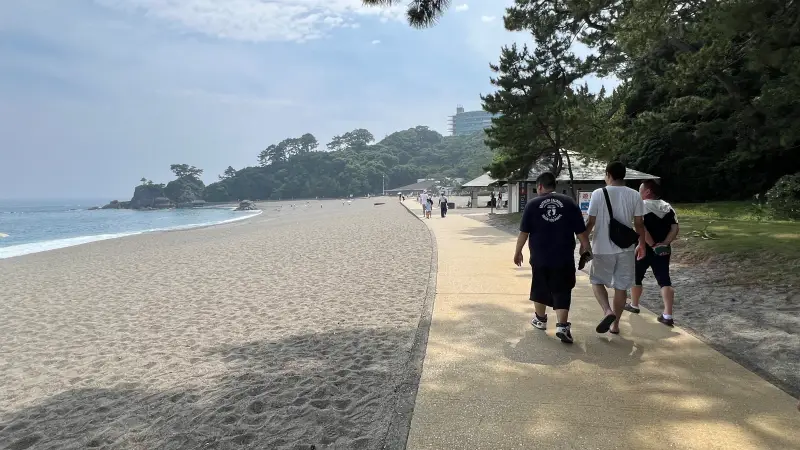 暑い中、遠くからお友達が遊びに来てくれました♪ 桂浜や高知城へ 