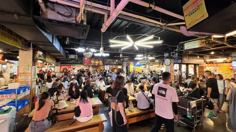 最大9連休のお盆休み よさこい祭りを見てひろめ市場に行って生きた鳥居に行ってみた。