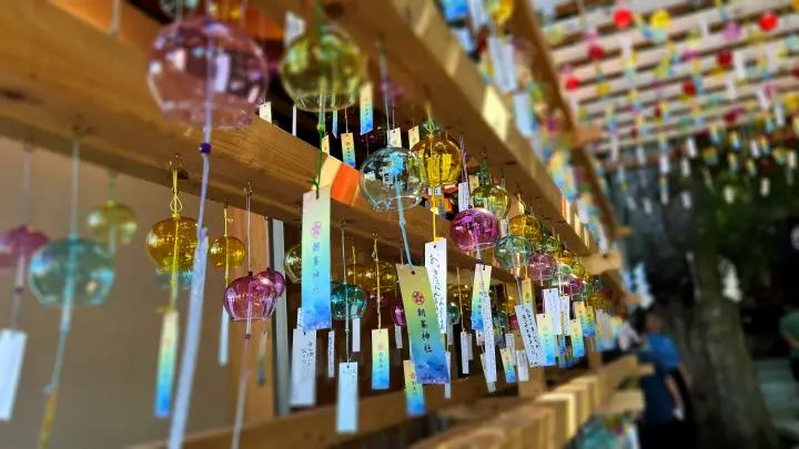 朝峯神社 風鈴の音色で涼を感じる 安産子授けでも有名パワースポット