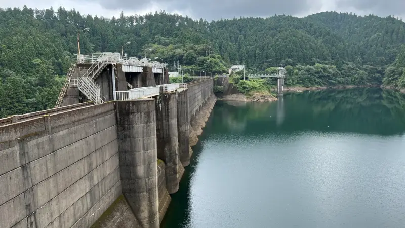穴内川ダムカードがトラちゃんに届きました!