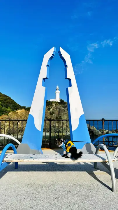 【佐田岬・御籠島】四国最西端の島を猫と散策 展望台のモニュメントや絶景・歴史ある砲台を巡る